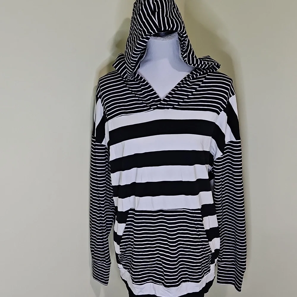 ANDTHEWHY Black and White Striped Hooded Shirt - Picture 4 of 5